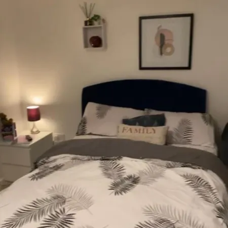 Comfortable Double Room & Single Room In Vibrant Hatfield Neighbourhood Exterior photo