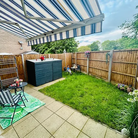 Comfortable Double Room & Single Room In Vibrant Hatfield Neighbourhood Exterior photo