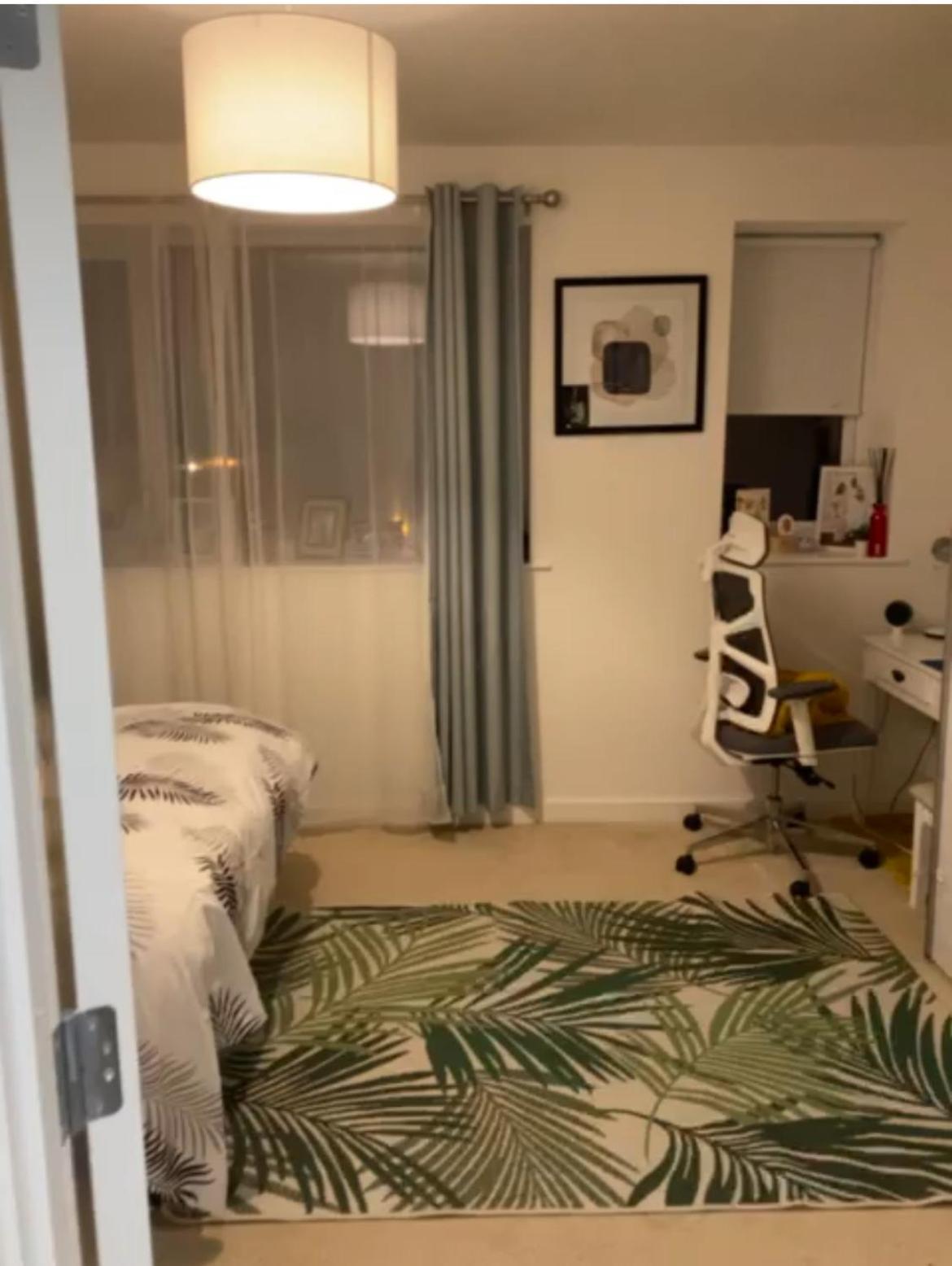Comfortable Double & Single In Vibrant Hatfield Neighbourhood Homestay *