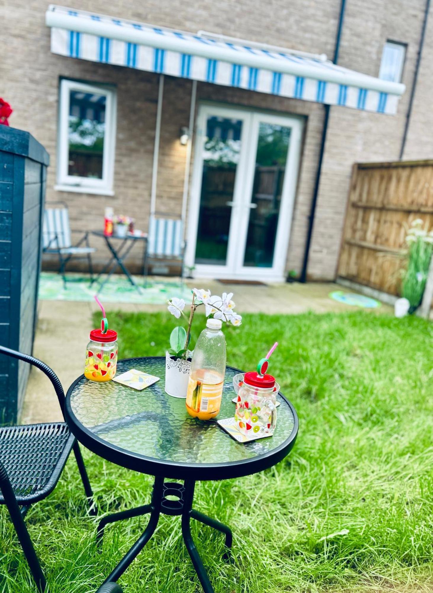 Comfortable Double & Single In Vibrant Hatfield Neighbourhood Homestay *