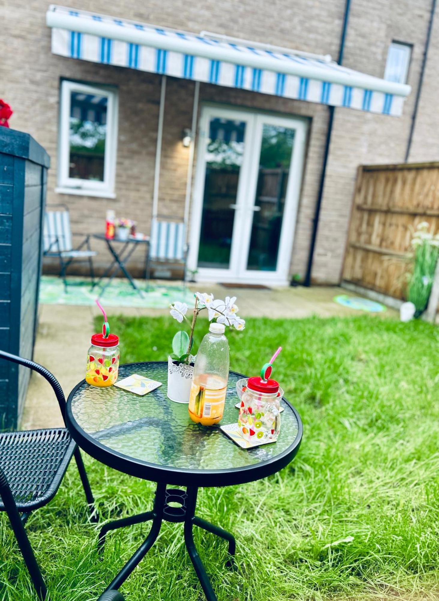 Comfortable Double & Single In Vibrant Hatfield Neighbourhood Homestay *